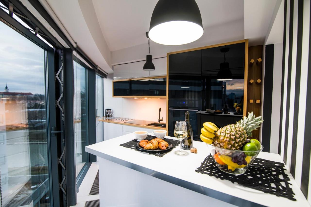 Diamond Apartment *